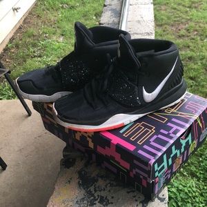 Kyrie Basketball Shoes